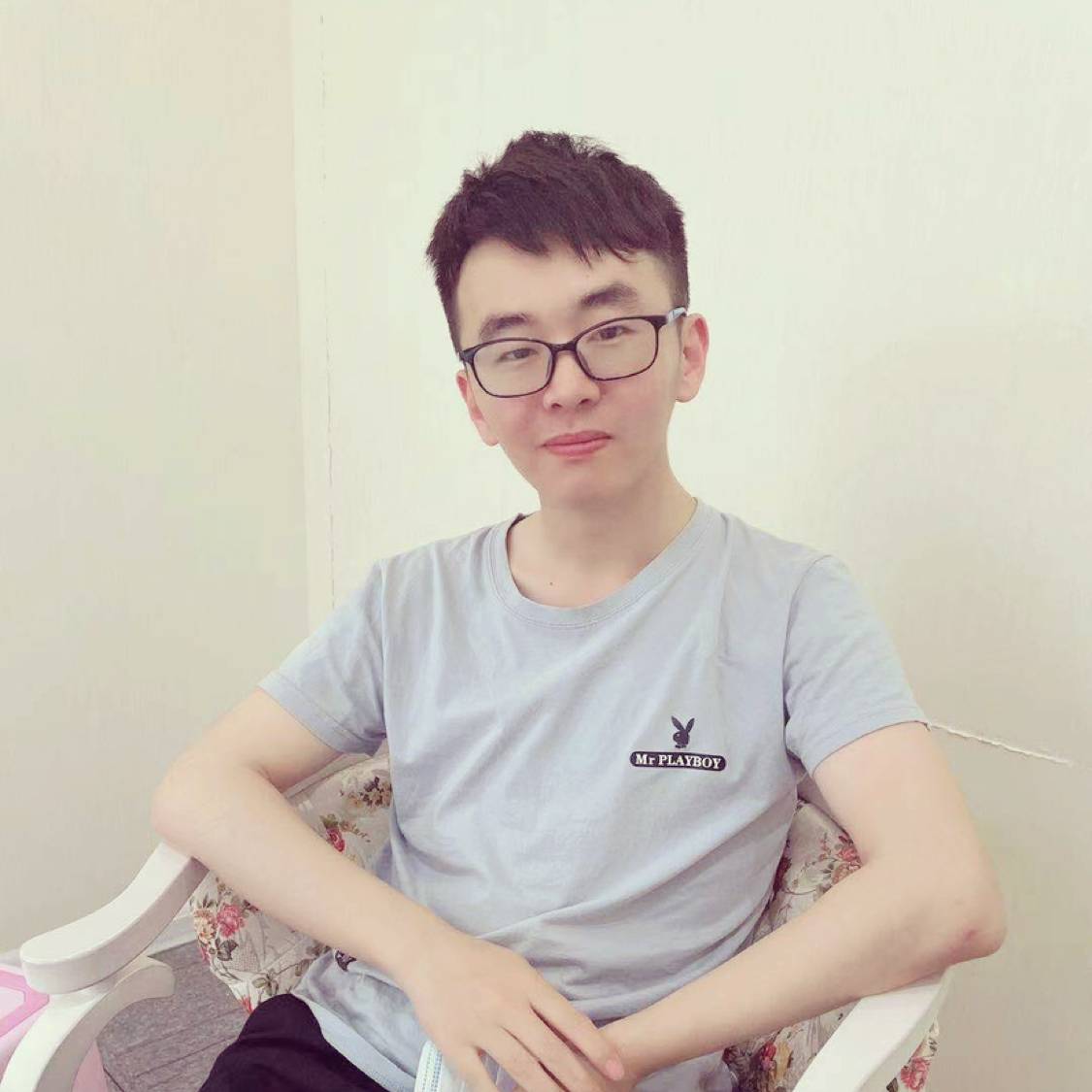 蓝二乘的照片