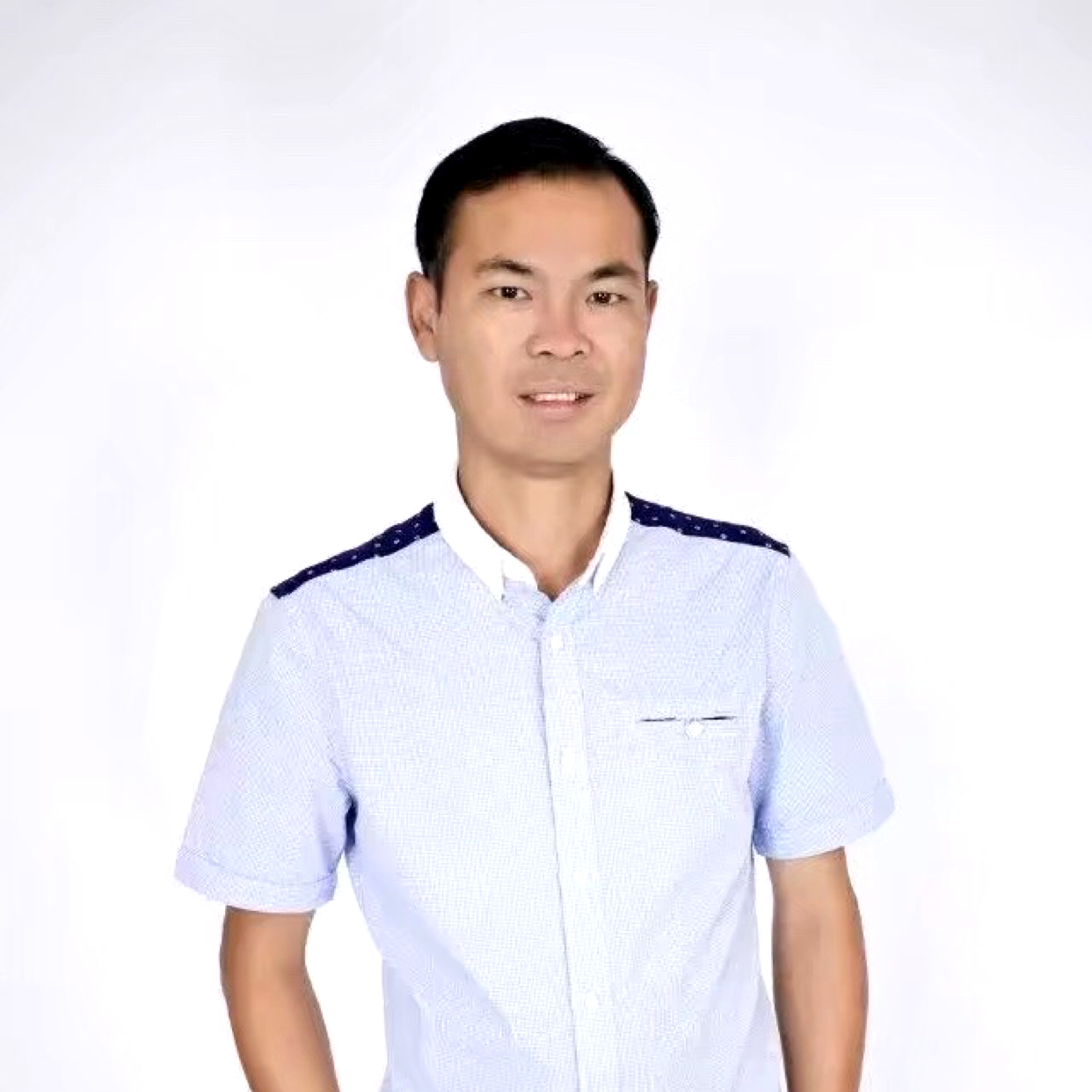粤港驾校崔教练的照片