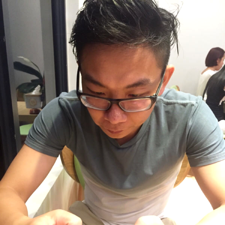 眼睛大与缘分的照片
