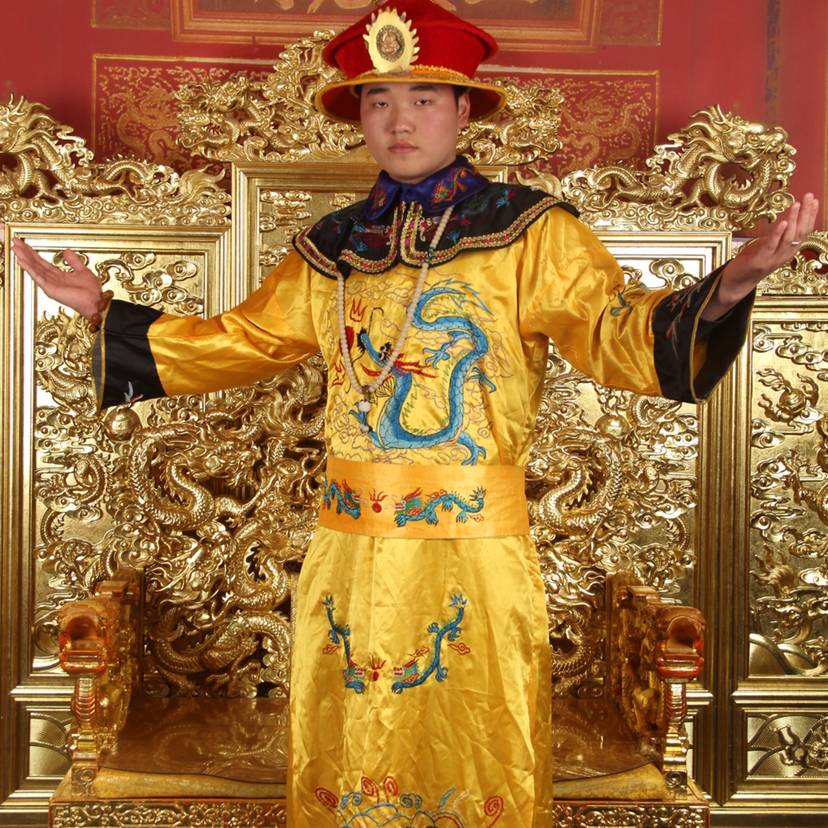 李仔贪玩音响的照片