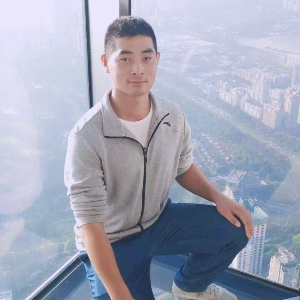 负责用缥缈的照片