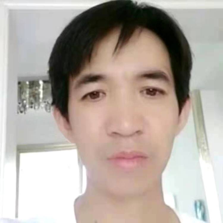 李林忠45的照片