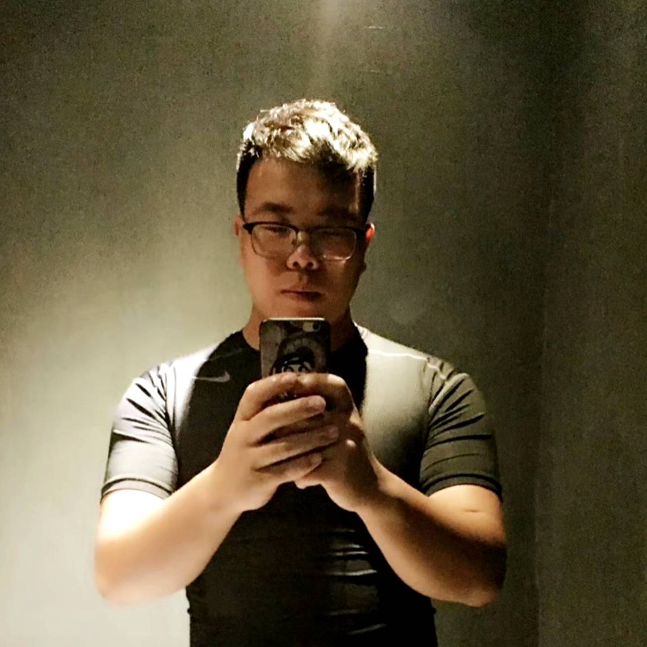 铁林；的照片