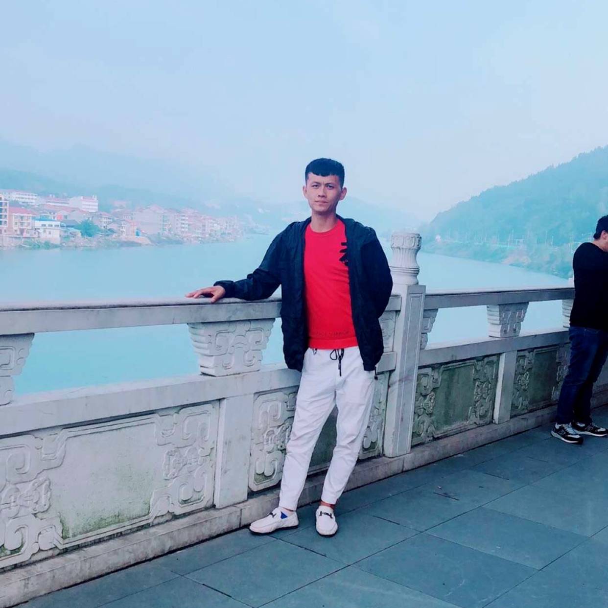 糊涂等待玫瑰的照片