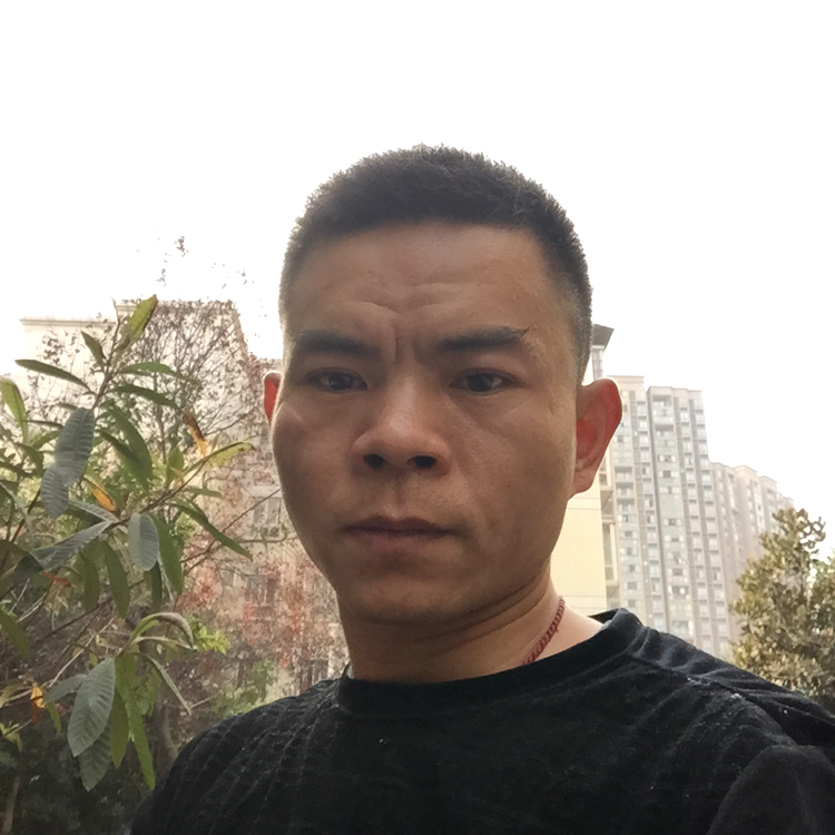 雪白用镜子的照片