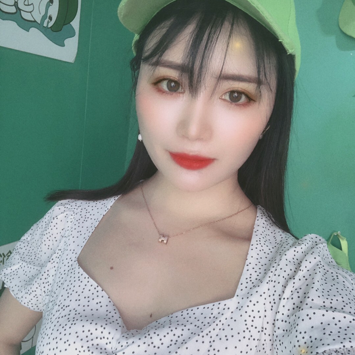 戒指凝眸畅快的照片