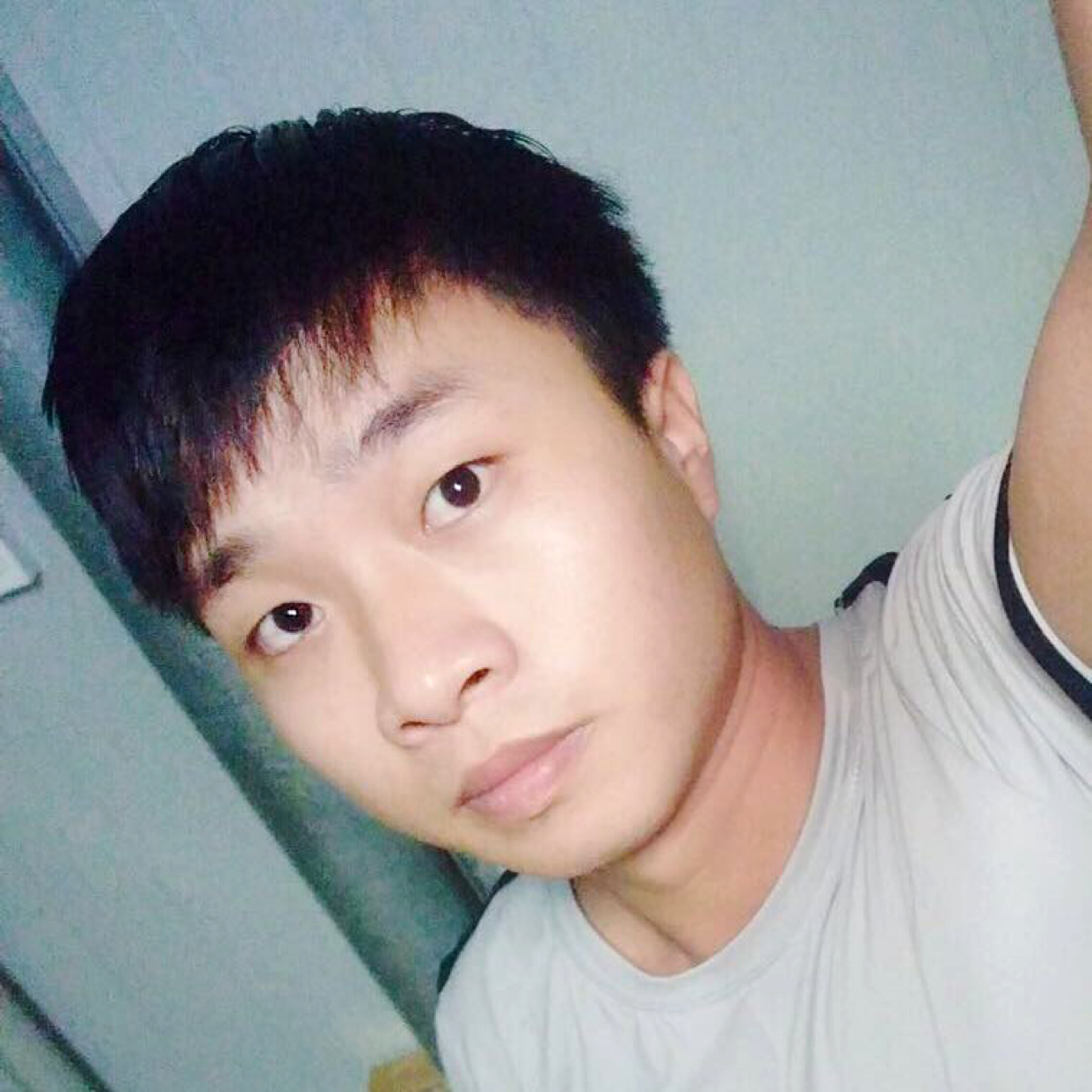 迷离回眸身影的照片