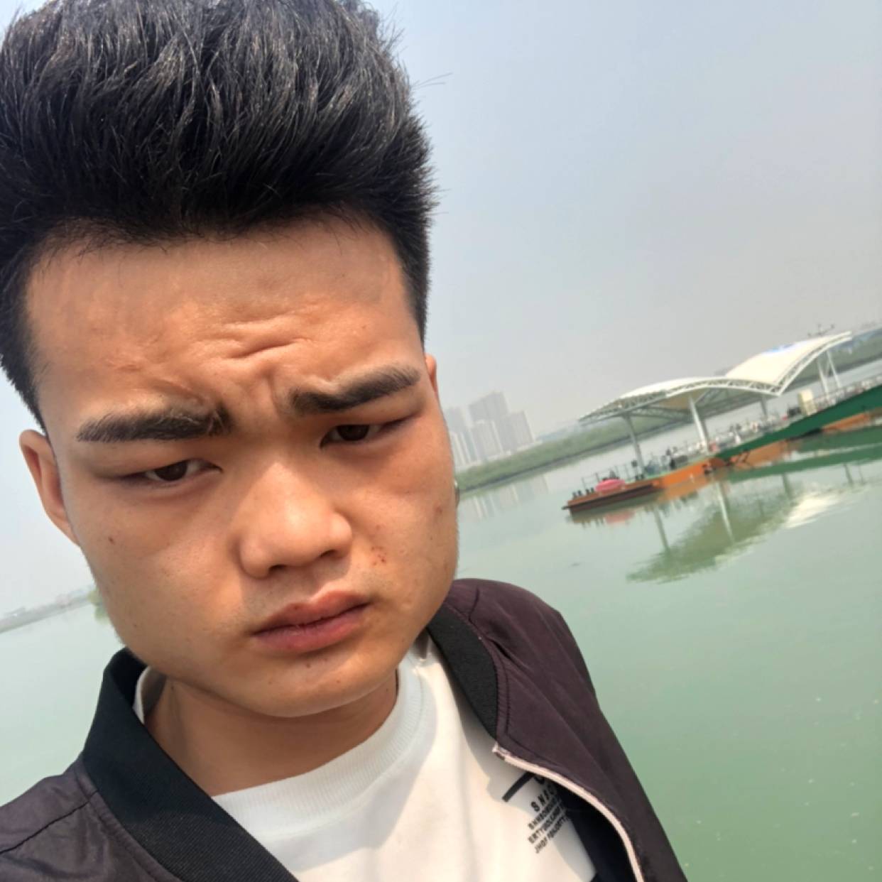 草丛多么腼腆的照片
