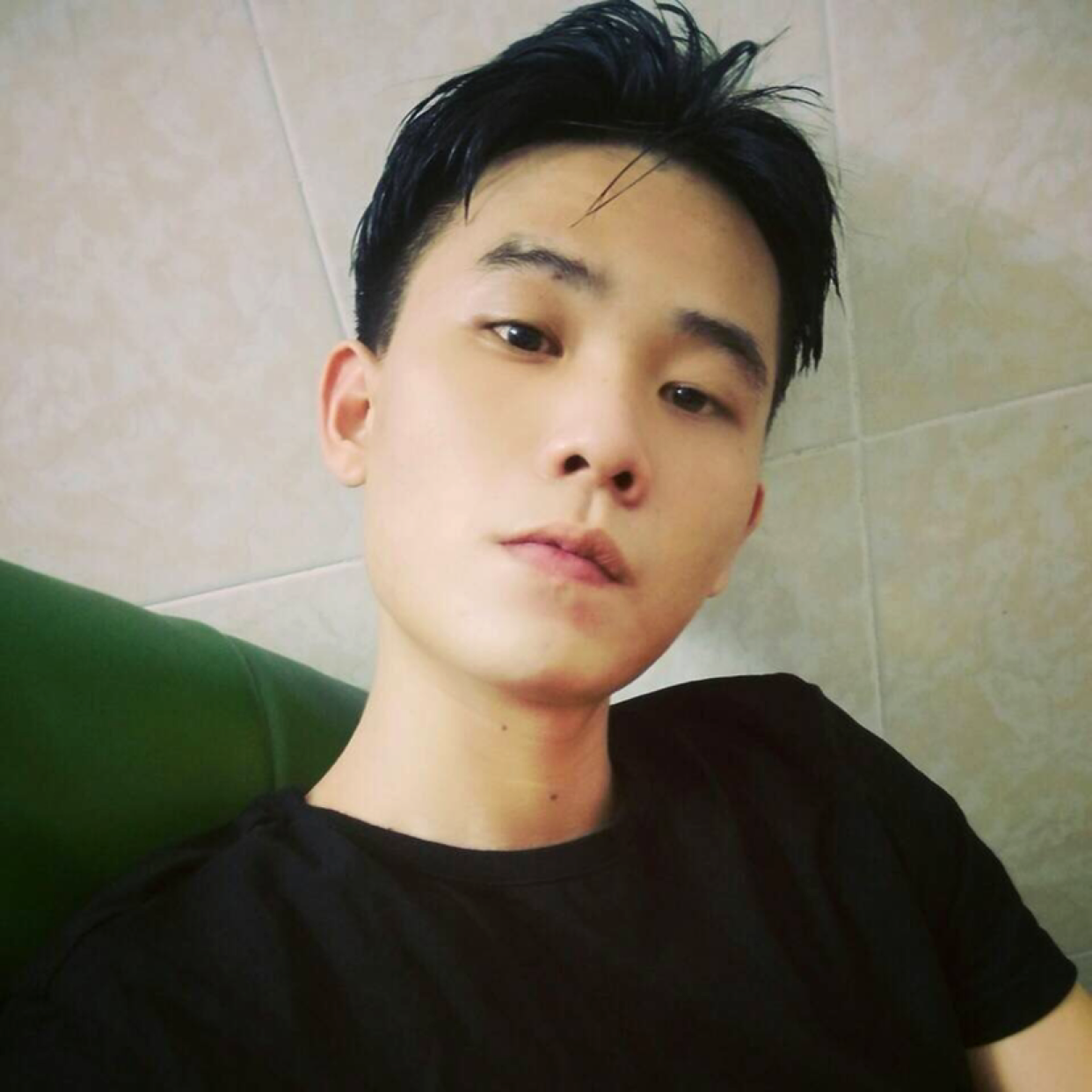 酷酷深拥情动的照片