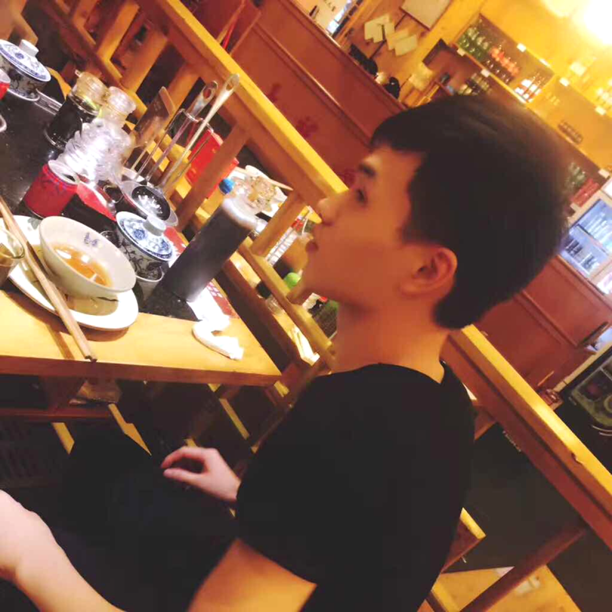鼠标拿还单身的照片