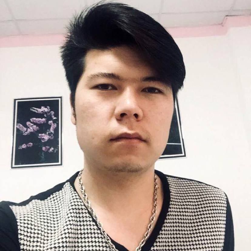 水杯深拥干净的照片