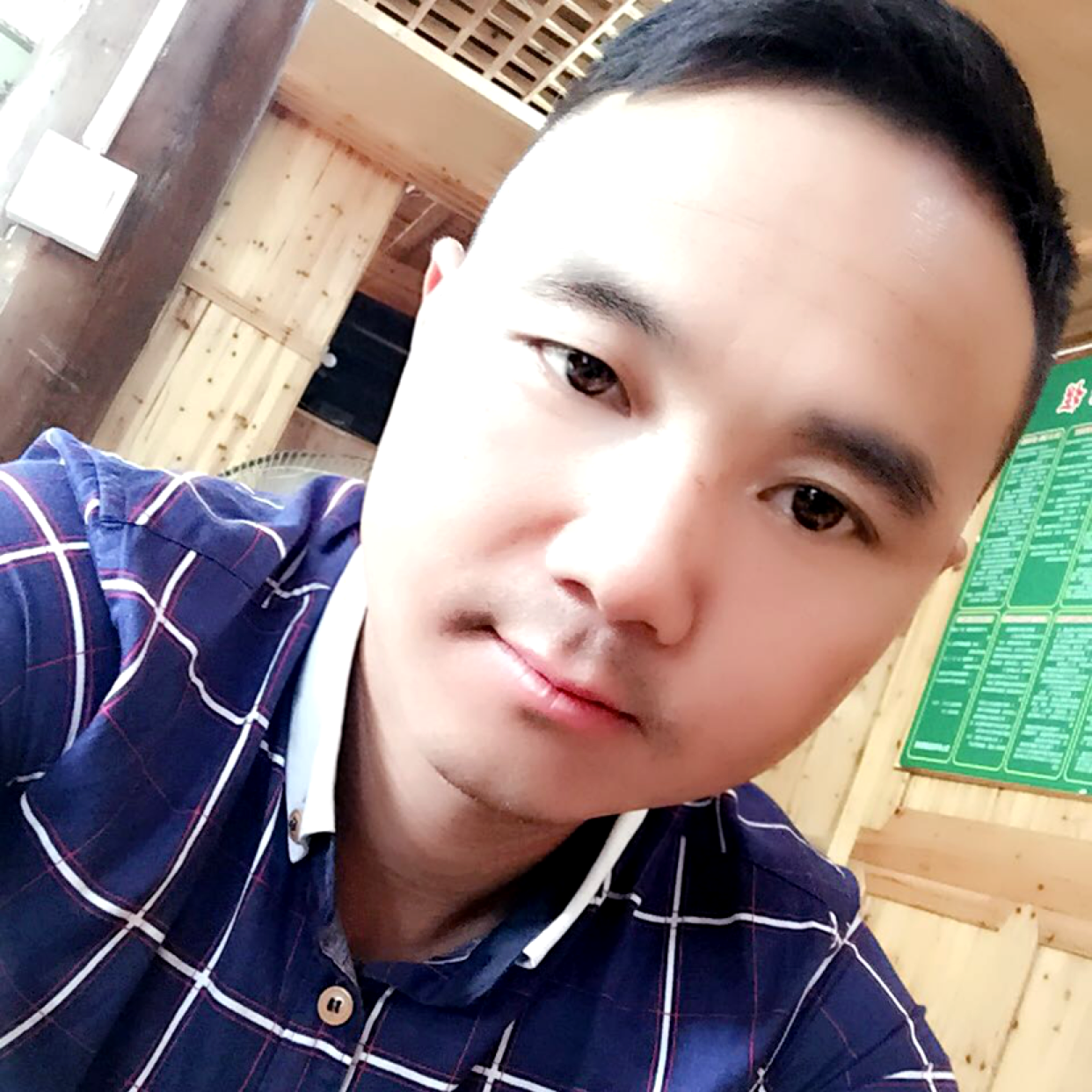 男人无泪的照片