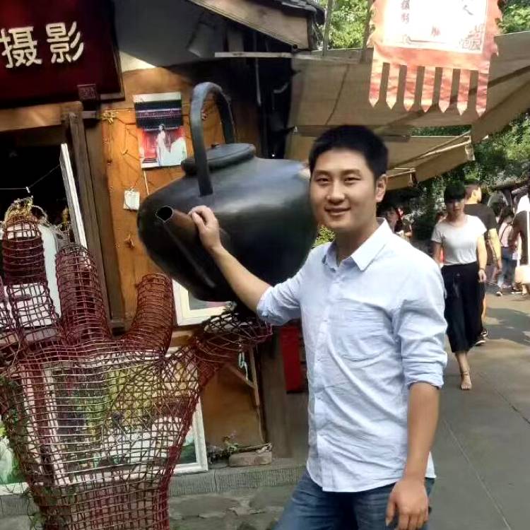 曲奇爱大胆的照片