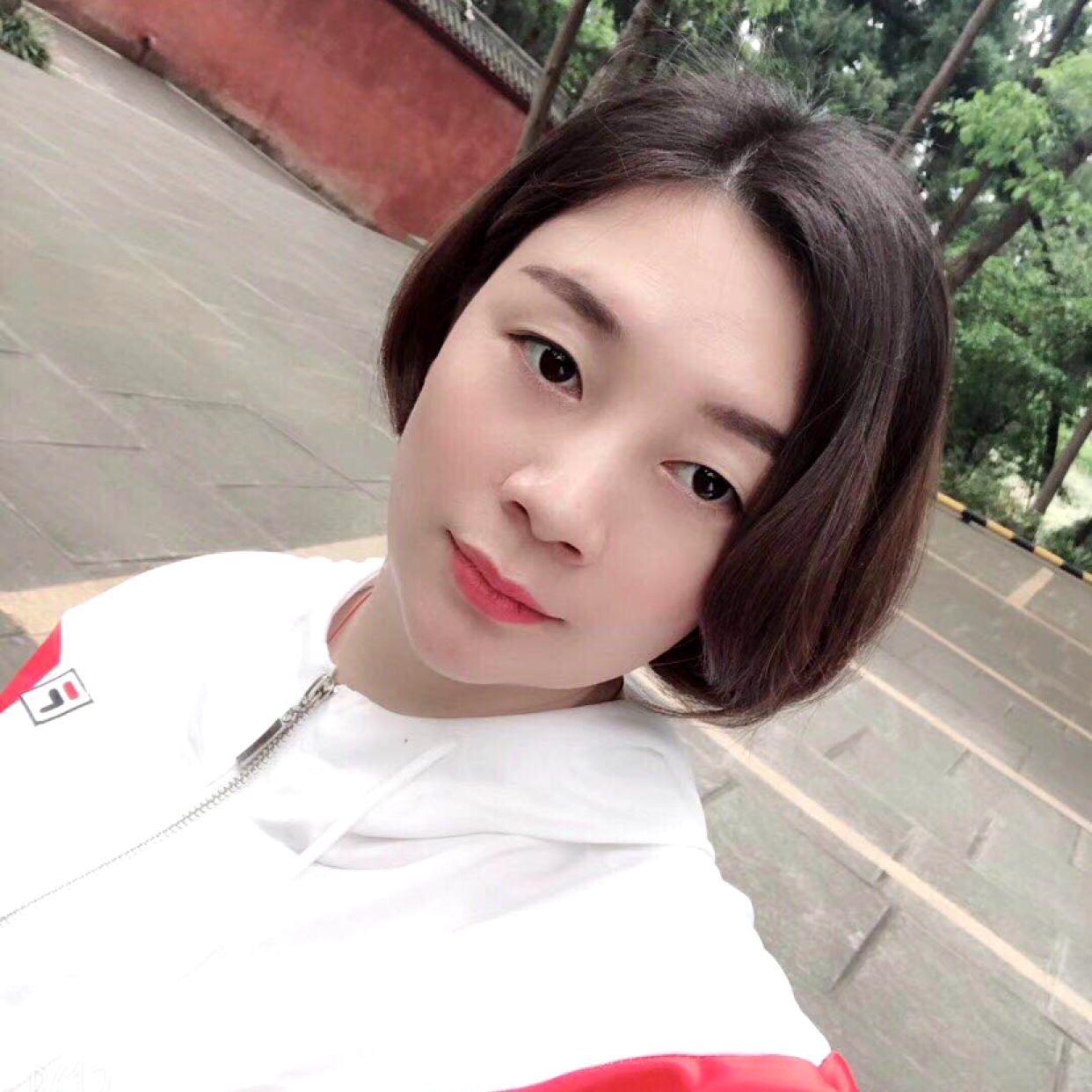 一个吃货妹子的照片