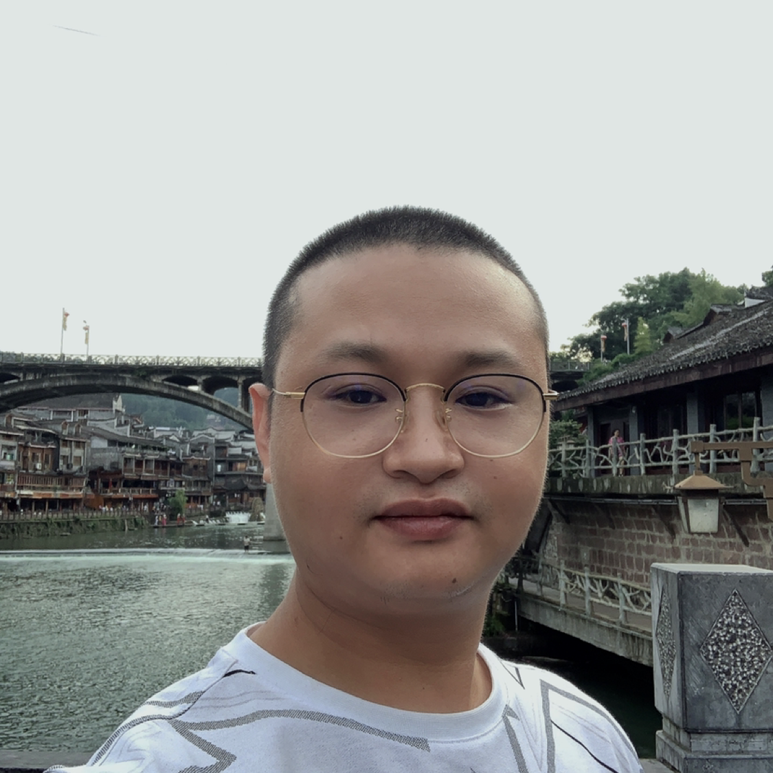 调皮泪了小兔子的照片