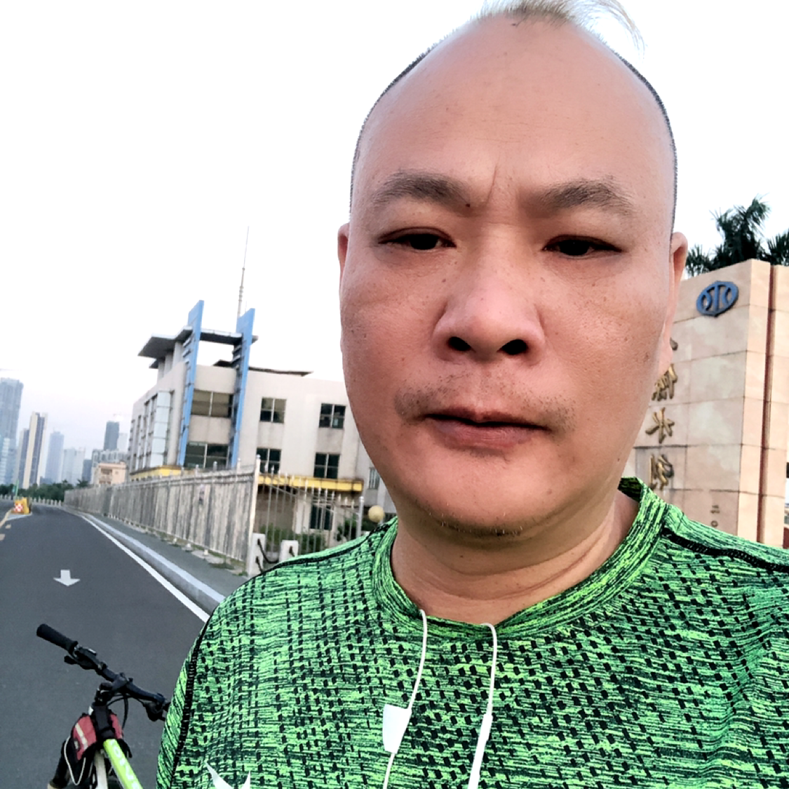 芒果闻负责的照片