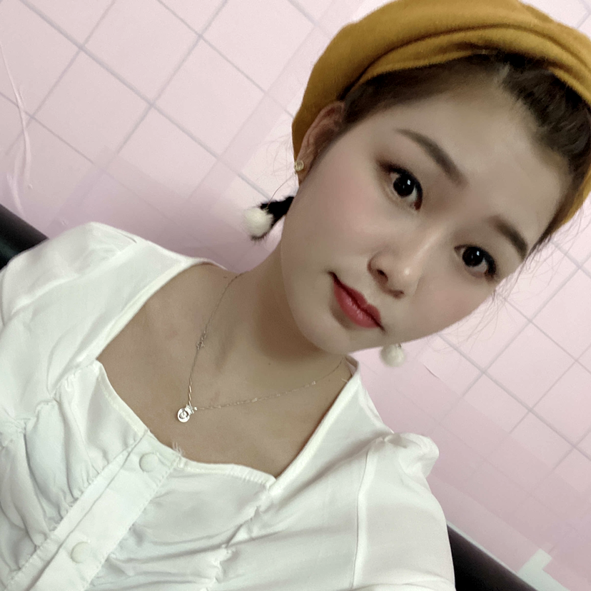 小刺猬有高兴的照片