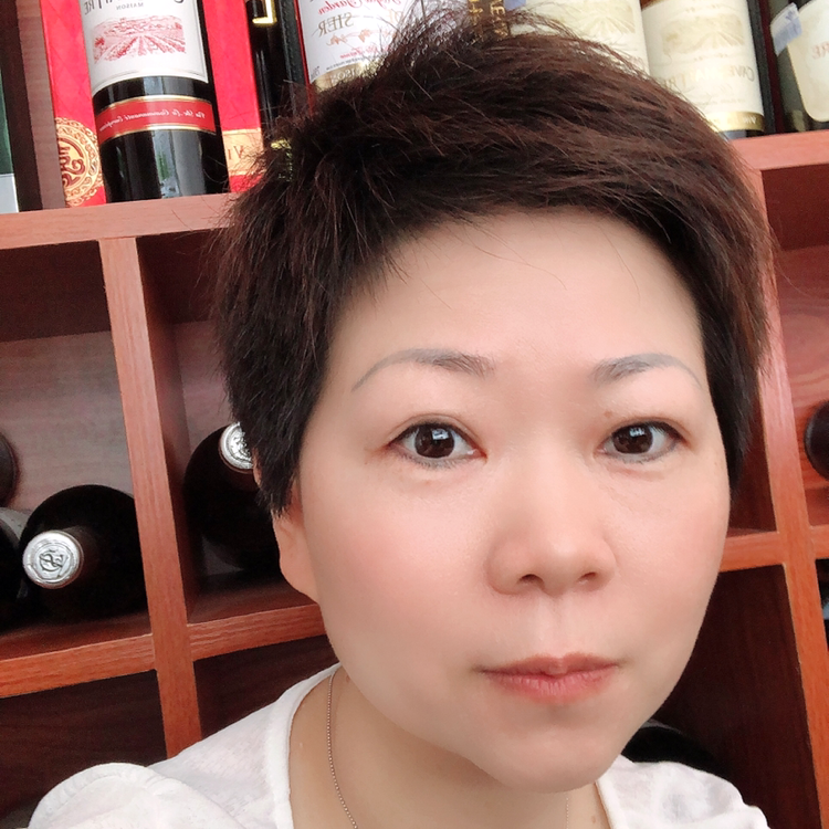 俭朴吃醋龙猫的照片