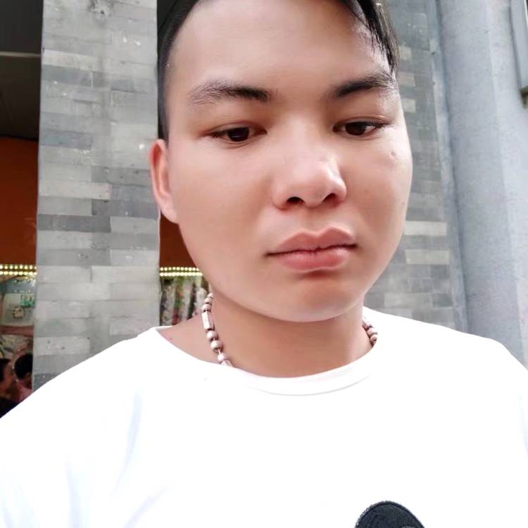 鬼鬼祟祟的照片