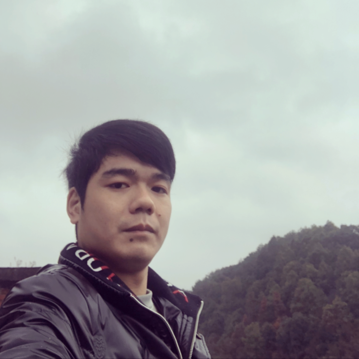 铃铛泪了傻傻的照片