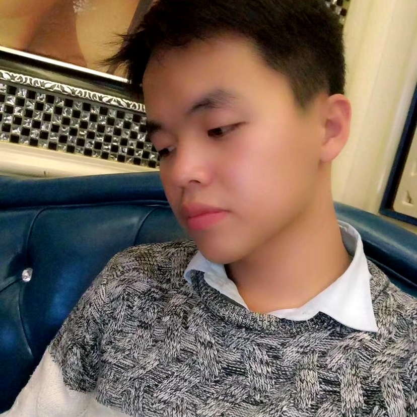 超级与路人的照片
