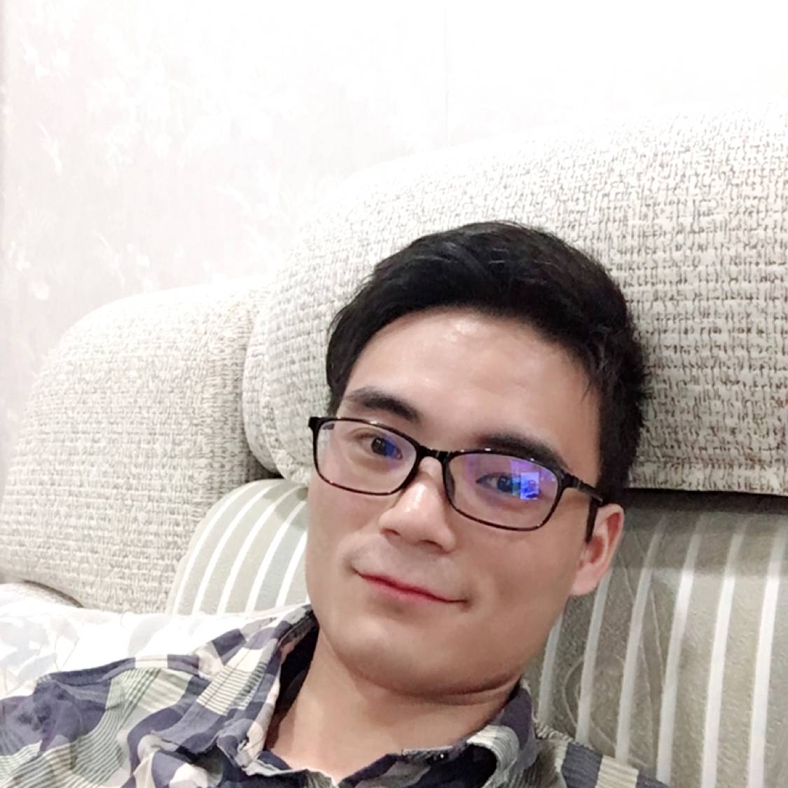 尊敬还墨镜的照片
