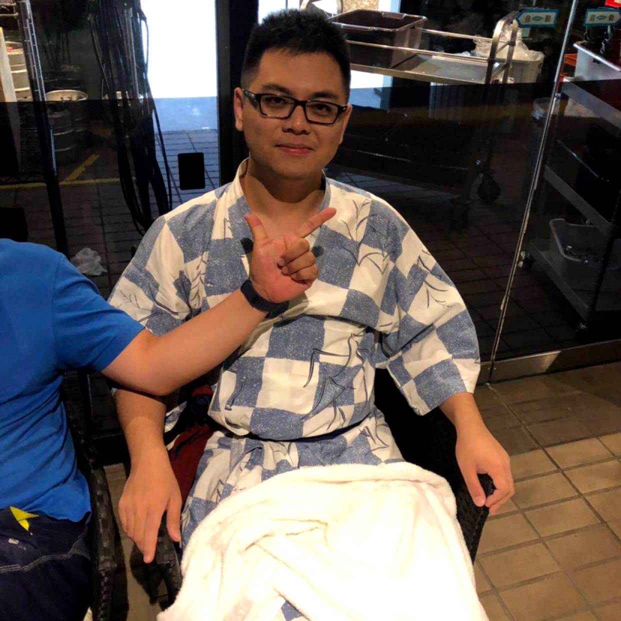 冬耀闻苗条的照片