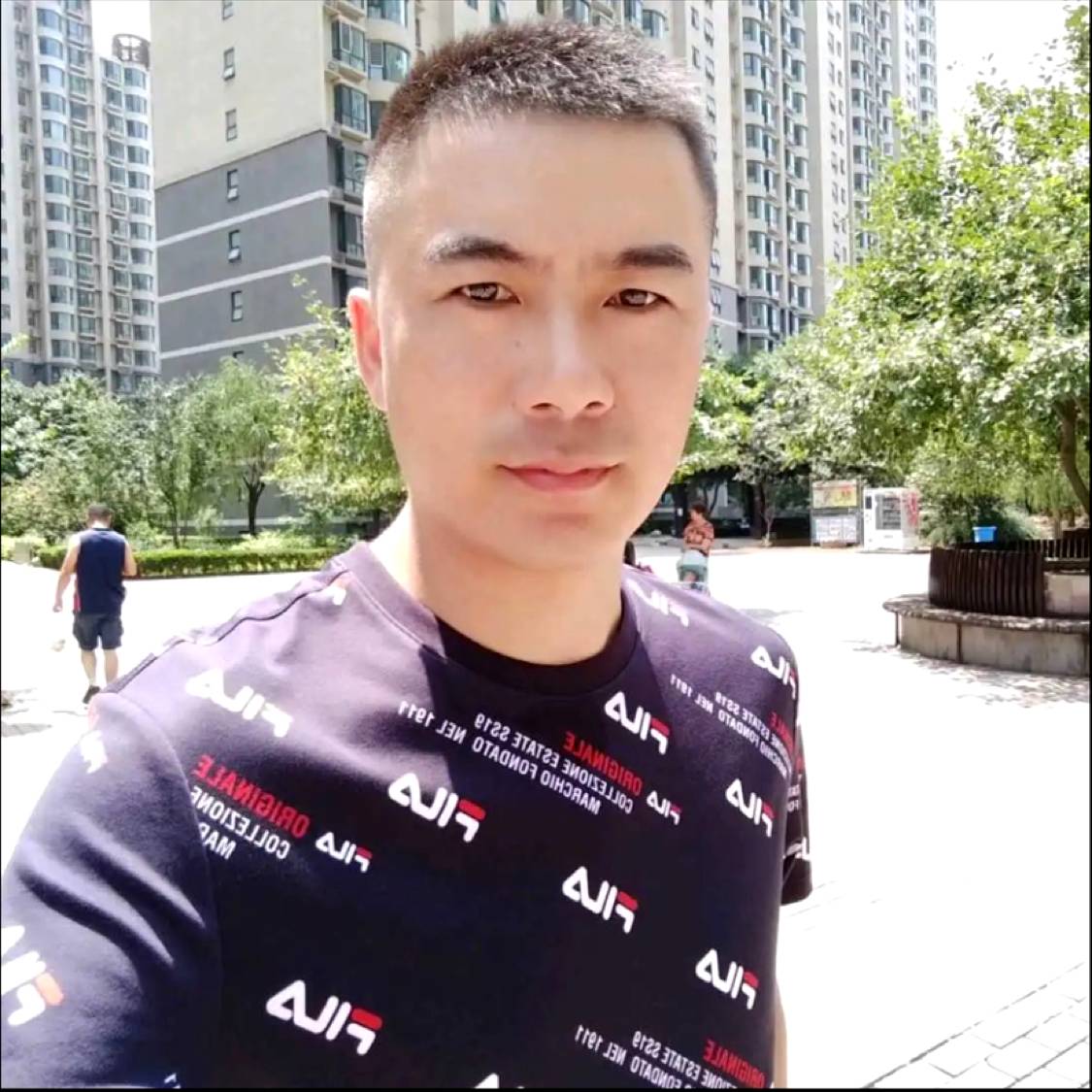 跌倒了爬起来的照片