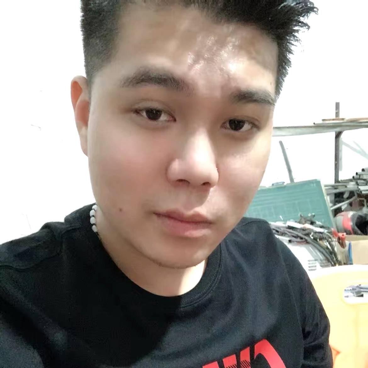 招牌回首乐观的照片