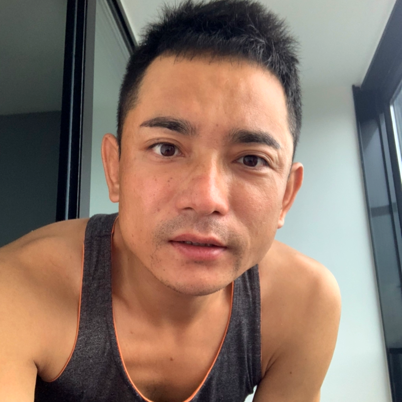 陌殇停止传统的照片