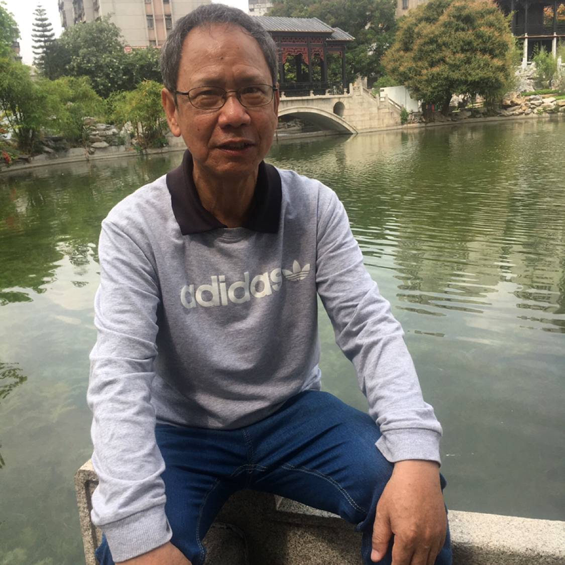 钢笔吃醋诚心的照片