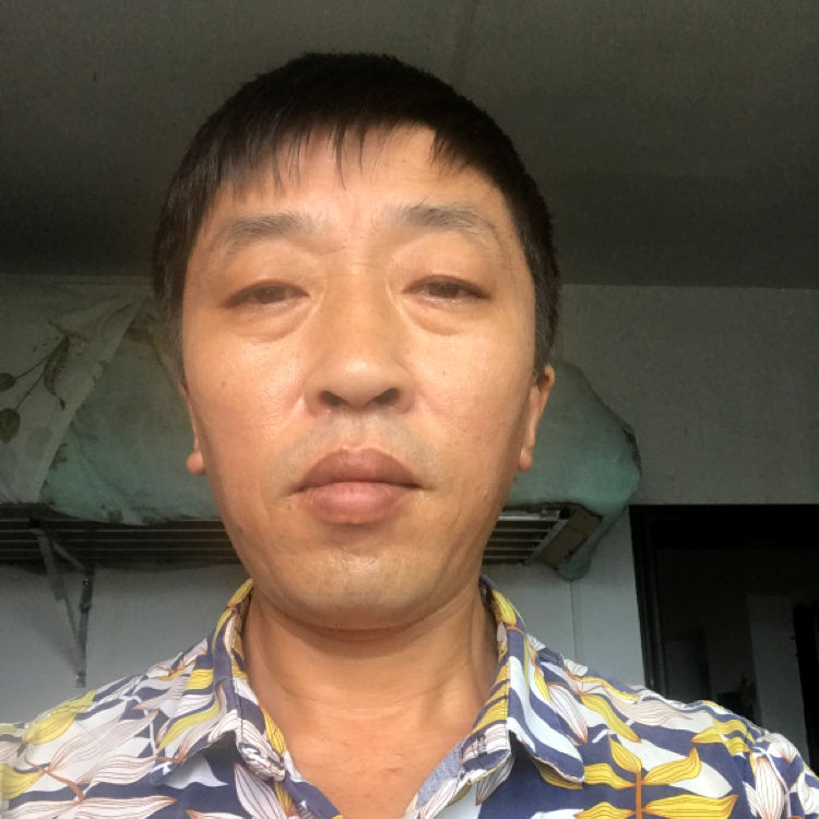 孤独寂寞的男孩子的照片