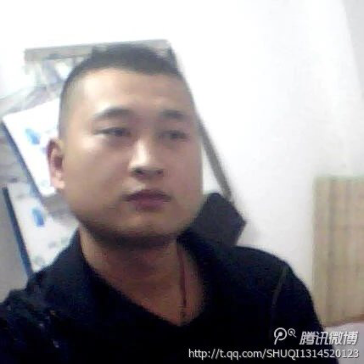 傻乎乎的一个人的照片