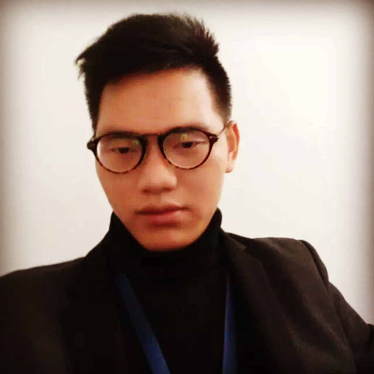 呓语单薄的照片