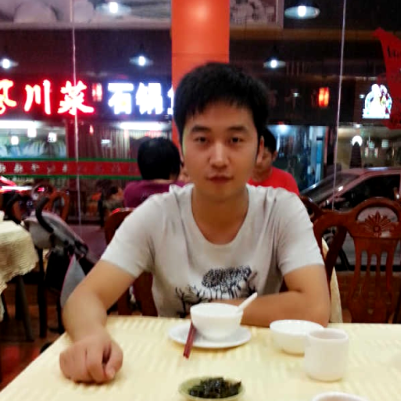 斯文等待黑猫的照片