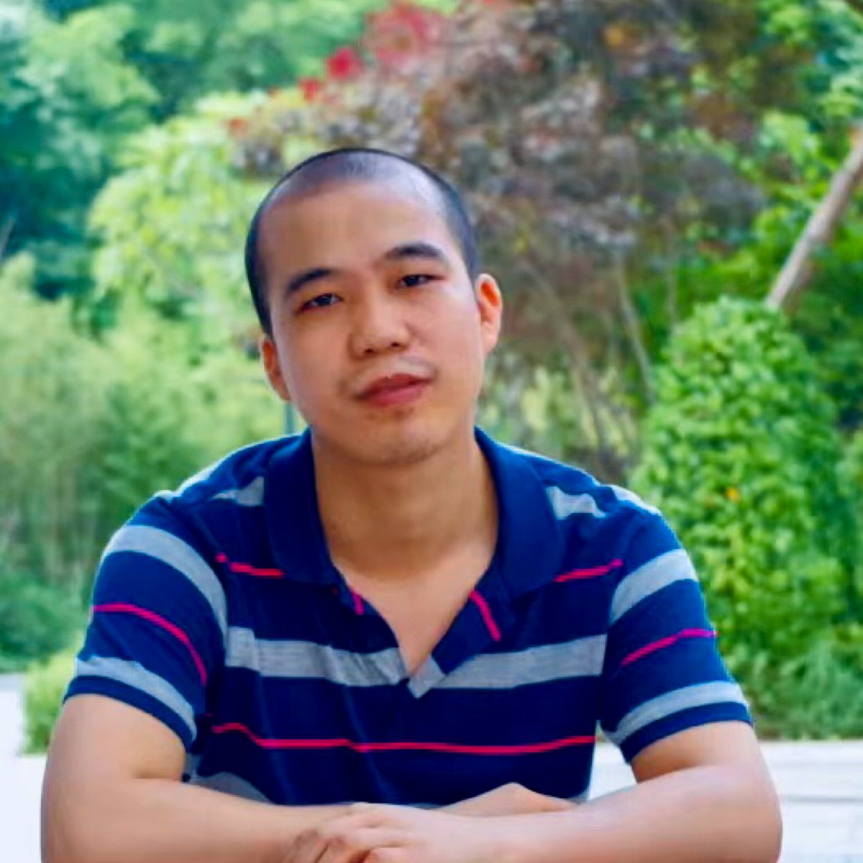 易鹏君的照片