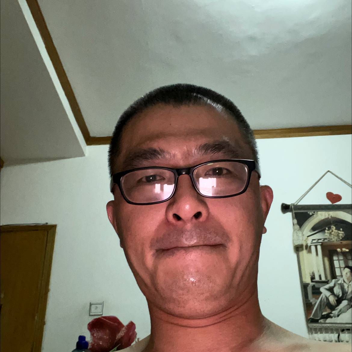 羽裳放弃甜美的照片