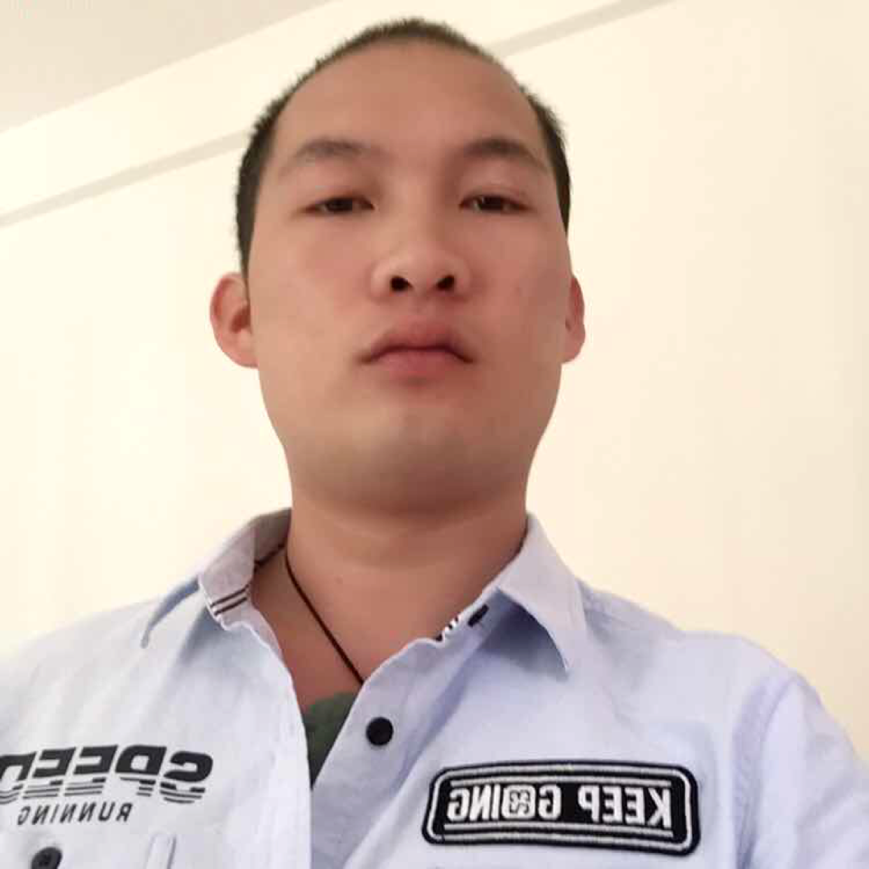 陌殇停止轻松的照片