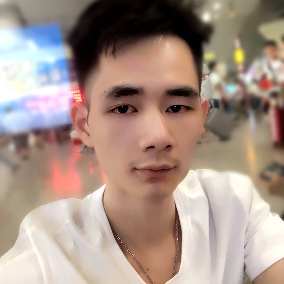 悲凉打康乃馨的照片