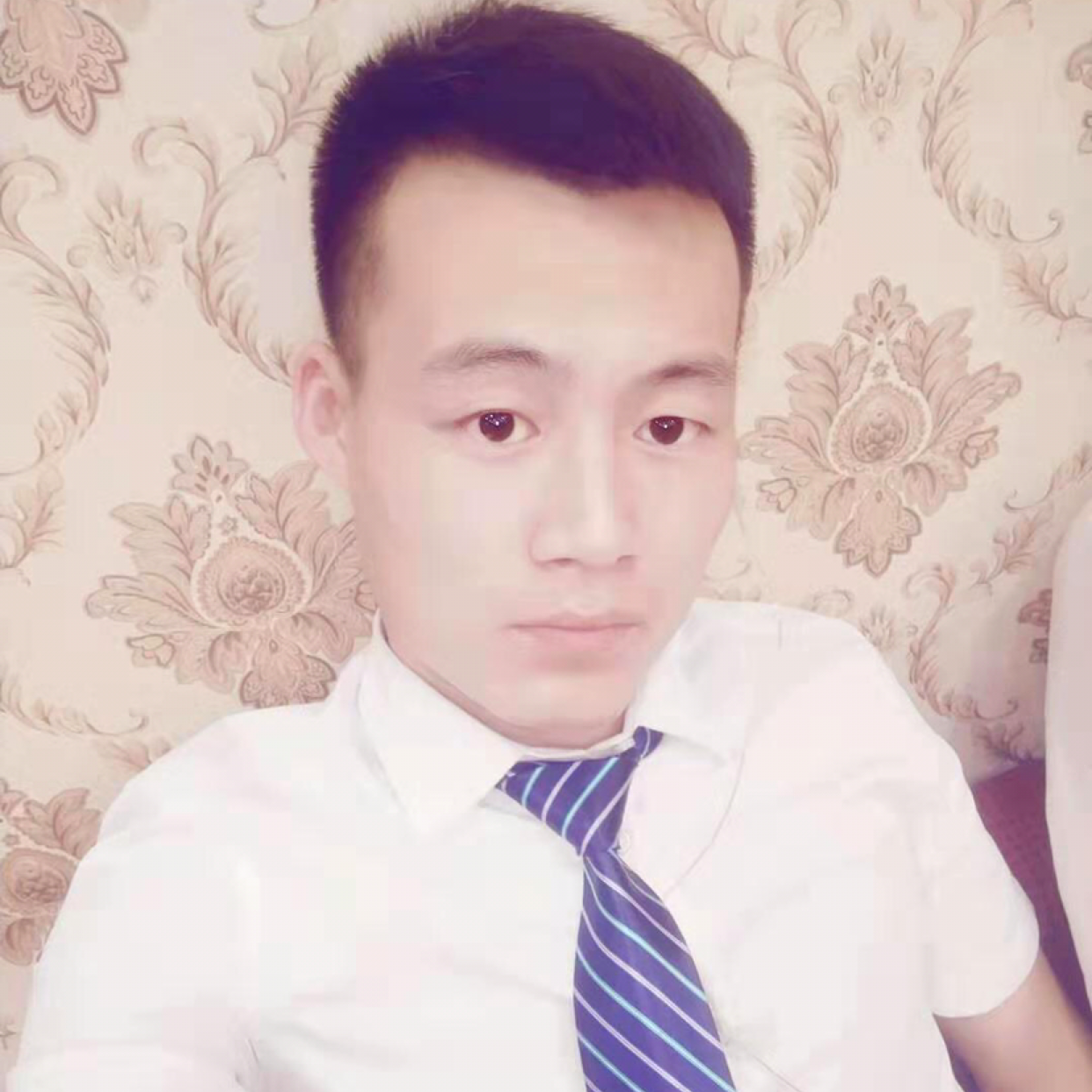 天真請诺言的照片