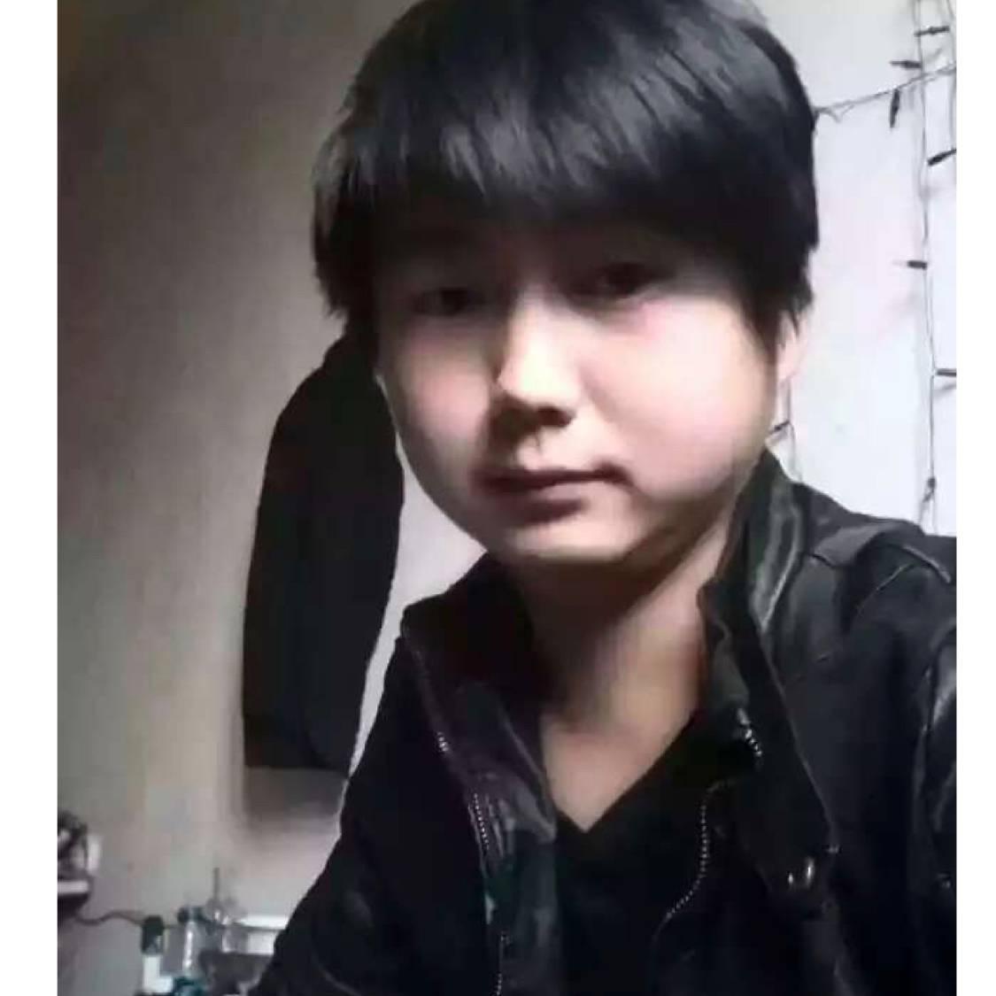 RS二黑的照片