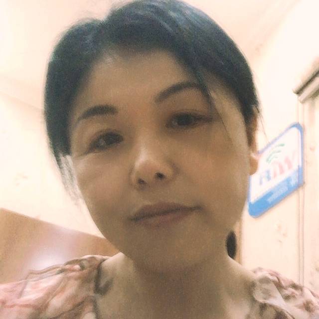 潇洒深拥灰狼的照片