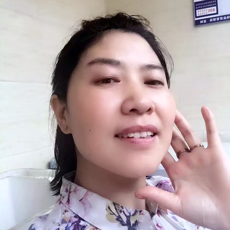 周芙蕖的照片