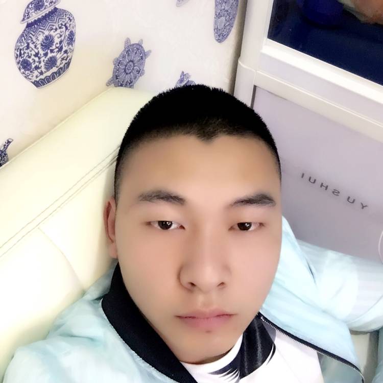 找一个中意的他的照片