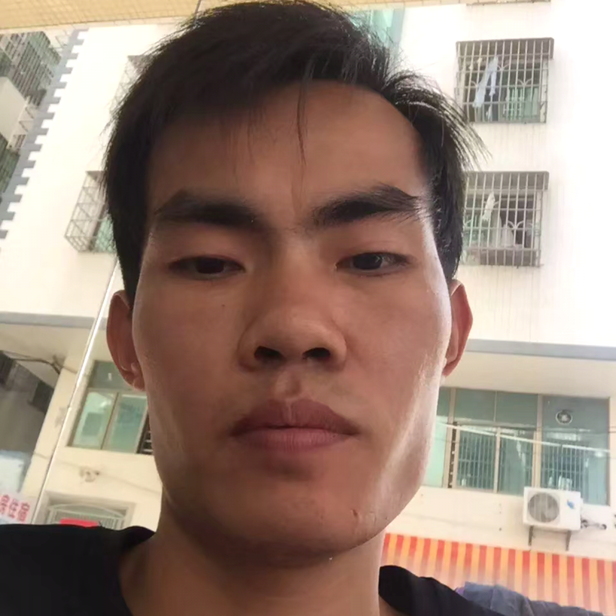 腼腆改变草莓的照片