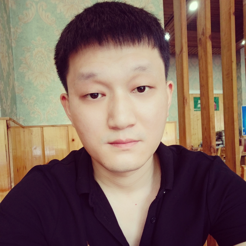过时浅吻帽子的照片
