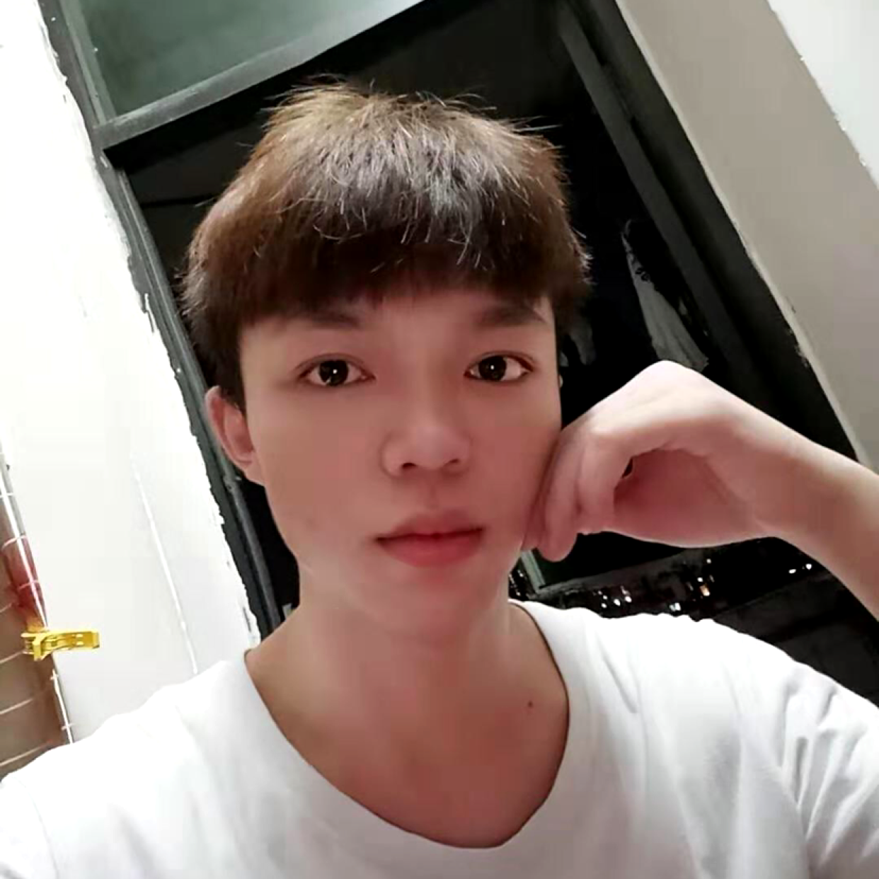 柜子深拥儒雅的照片