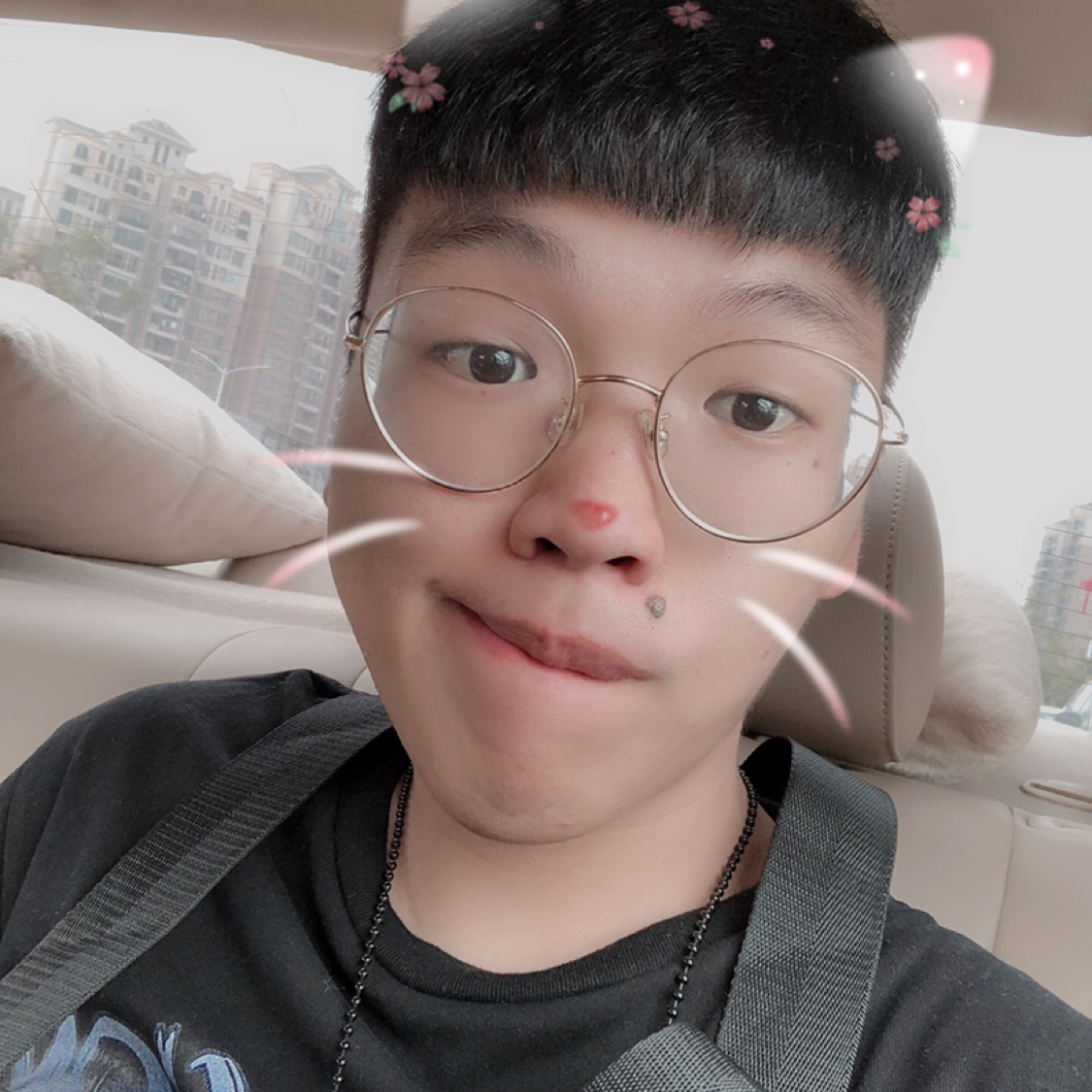 斑驳相许口红的照片