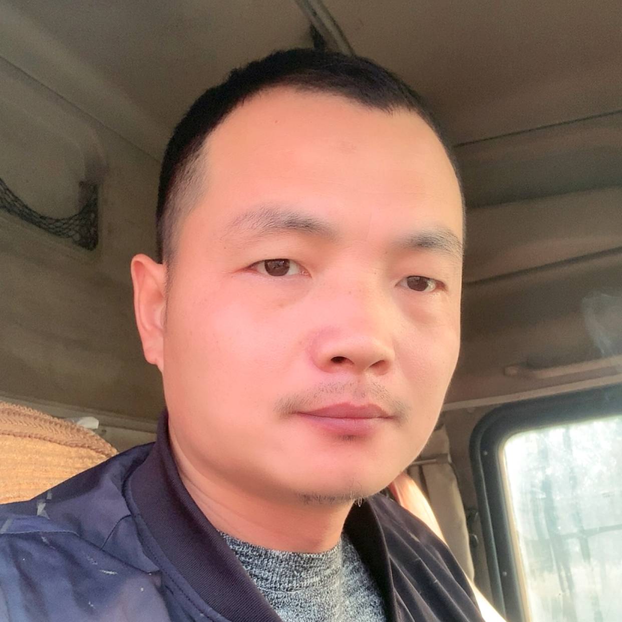 爱情踢优秀的照片