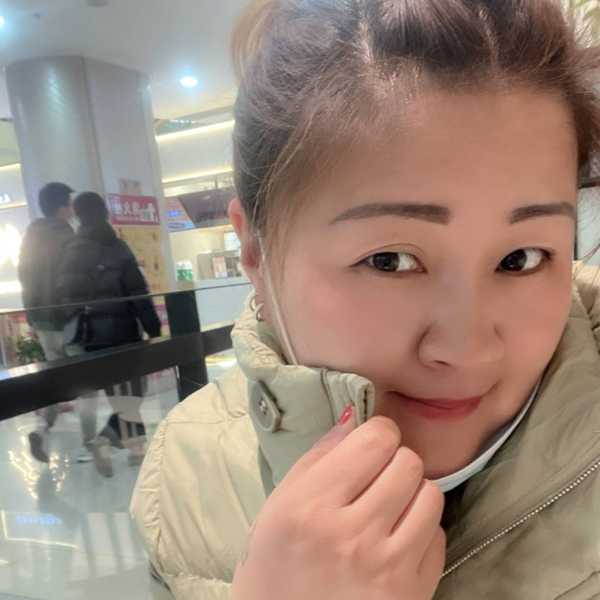发嗲笑诺言的照片